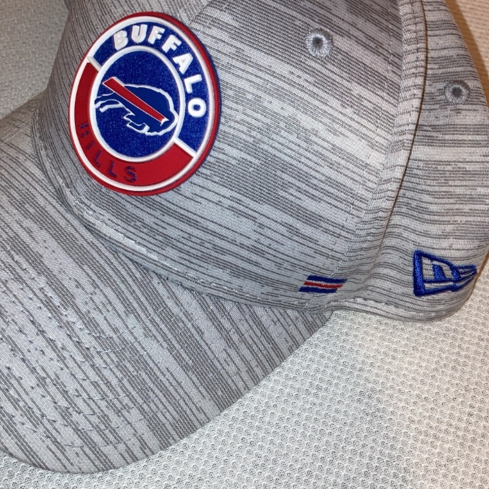 Buffalo bills New Era 2020 NFL Sideline Official 39THIRTY Flex Hat - Gray